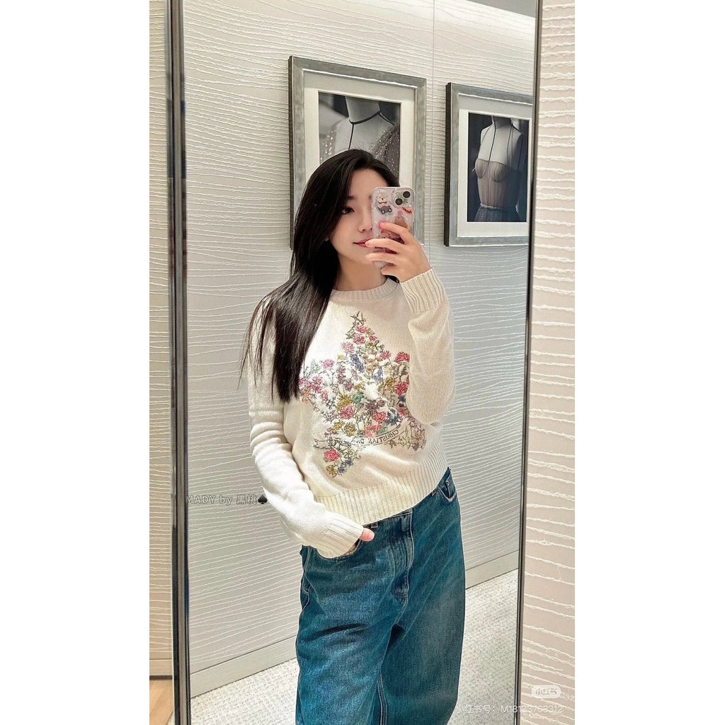 เสื้อเชิ้ต DIOR สำหรับผู้หญิง แบบคอกลมแขนยาว ทำจากผ้าขนสัตว์และมีการปักลาย