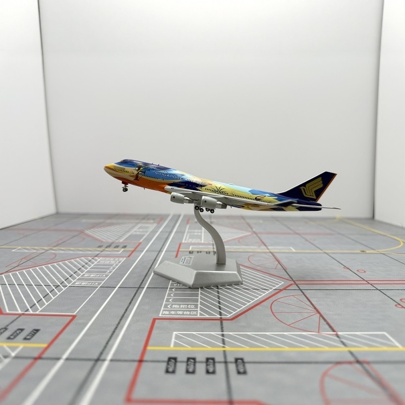 HX Models Singapore Airlines 9V-SPK B747-400 1/400 Alloy Airliner รุ่น