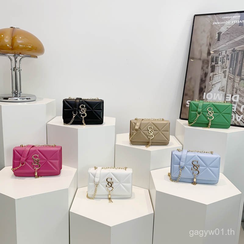 VJW9 2025 สไตล์ใหม่ในฤดูร้อน กระเป๋าสะพายไหล่ง่าย ๆ สำหรับผู้หญิง ในสไตล์เมสเซนเจอร์ พร้อมสายโซ่และก