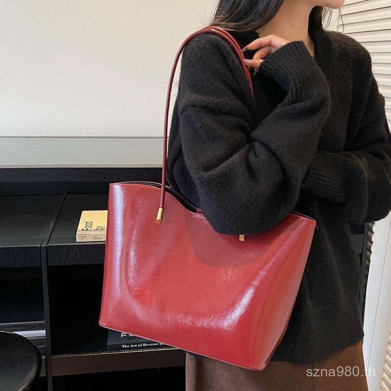 กระเป๋าฤดูใบไม้ร่วงฤดูหนาว 2025 Tote One-Shoulder E8 แฟชั่นสไตล์ใหม่ All-Match Commuter High-End Wes