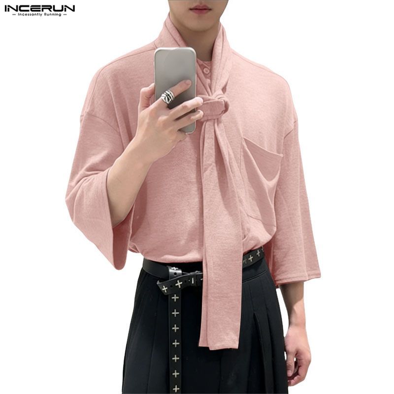 เสื้อยืดผู้ชาย INCERUN สไตล์เกาหลี มีการออกแบบเชือกรองคอและกระเป๋า ทรงคลายตัวสวมใส่ง่าย