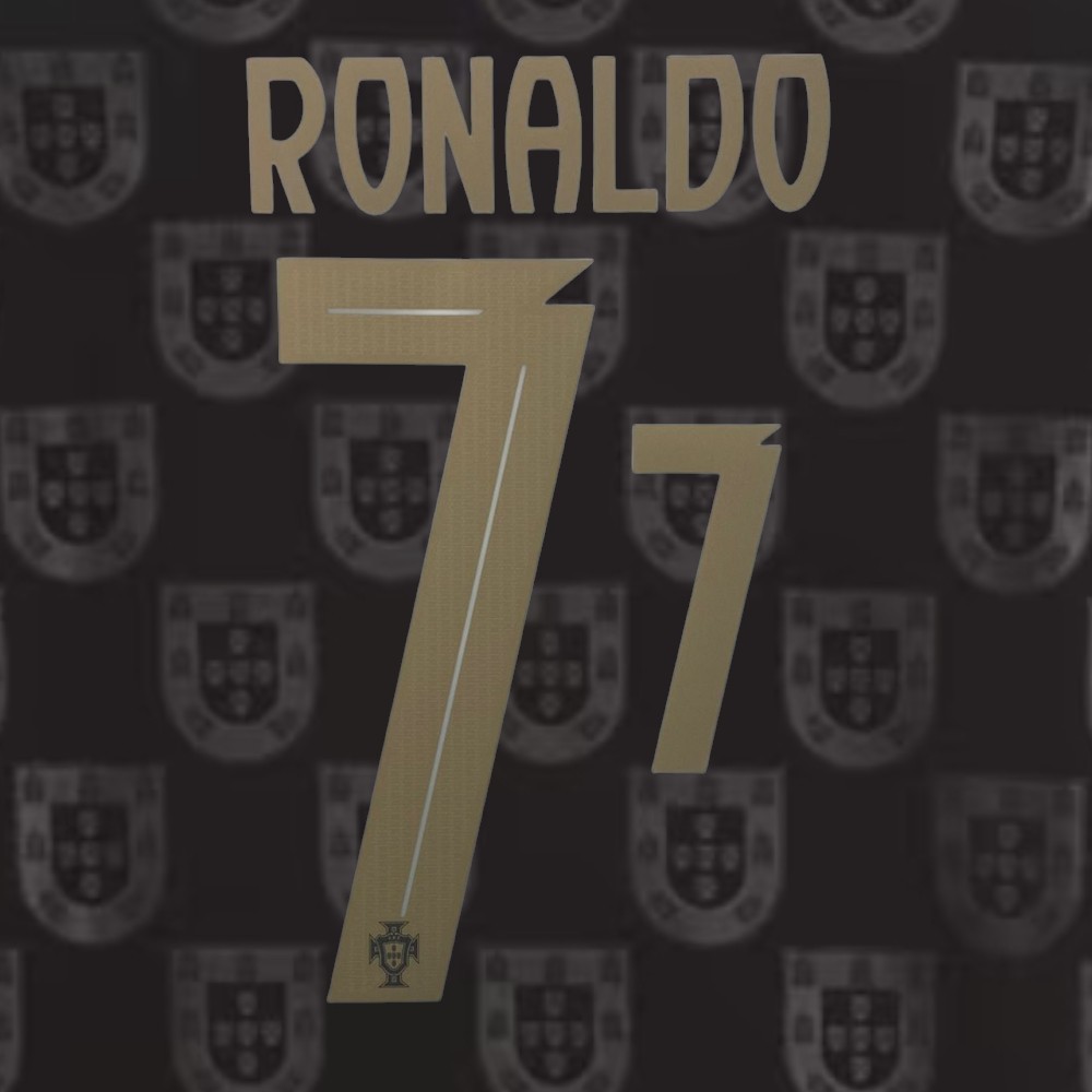อย่างเป็นทางการ RONALDO 7 2025 Portugal Black Special Edition Eusebio Print
