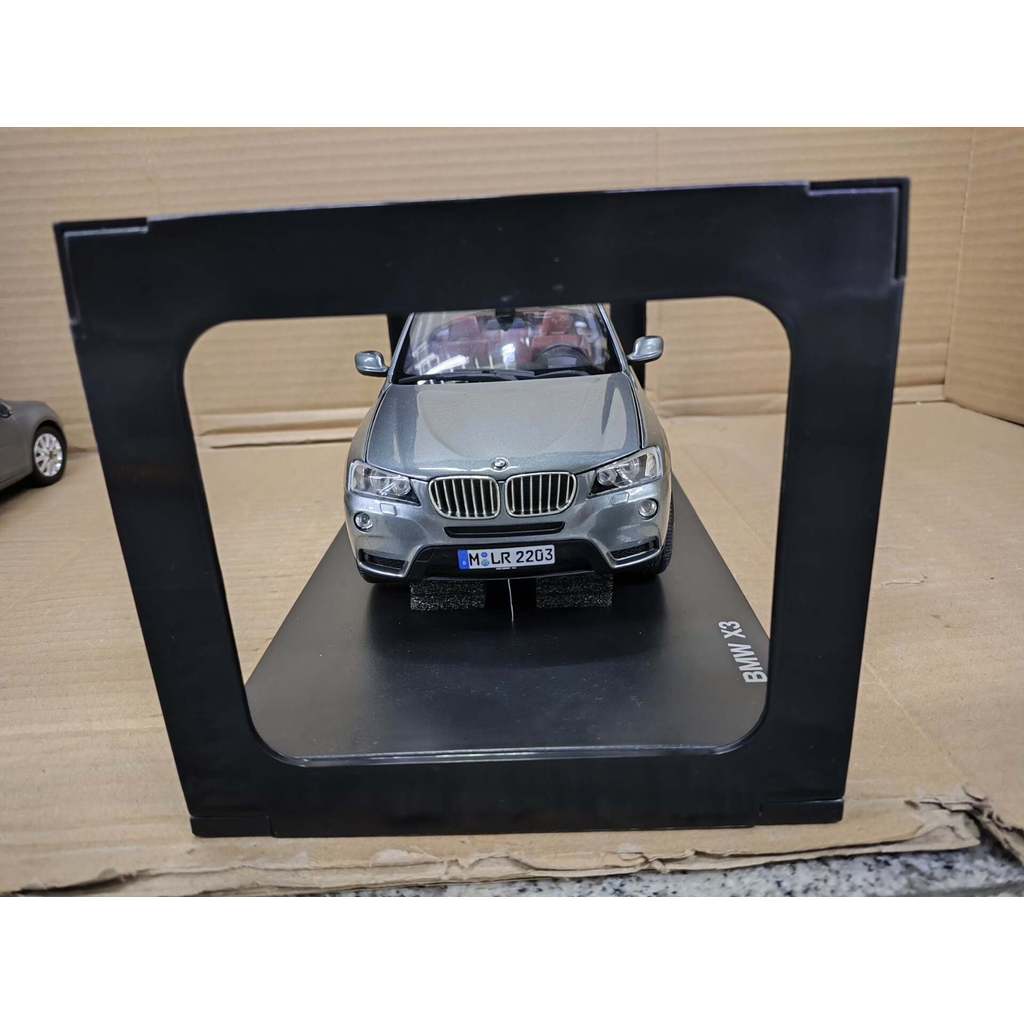 [คลังสินค้าพร้อม 1] 1/18 Original Factory Out of Print BMW x3 Car Model Non-Degated, Only Opened to 