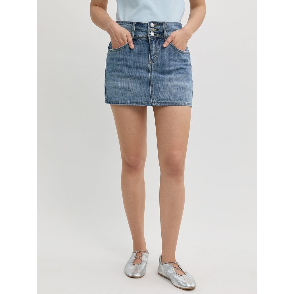 [Pomelo] กระโปรงยีนส์สั้นชายรุ่ยติดกระดุมด้านหน้า / Button Front Denim Mini Skirt — صورة 4