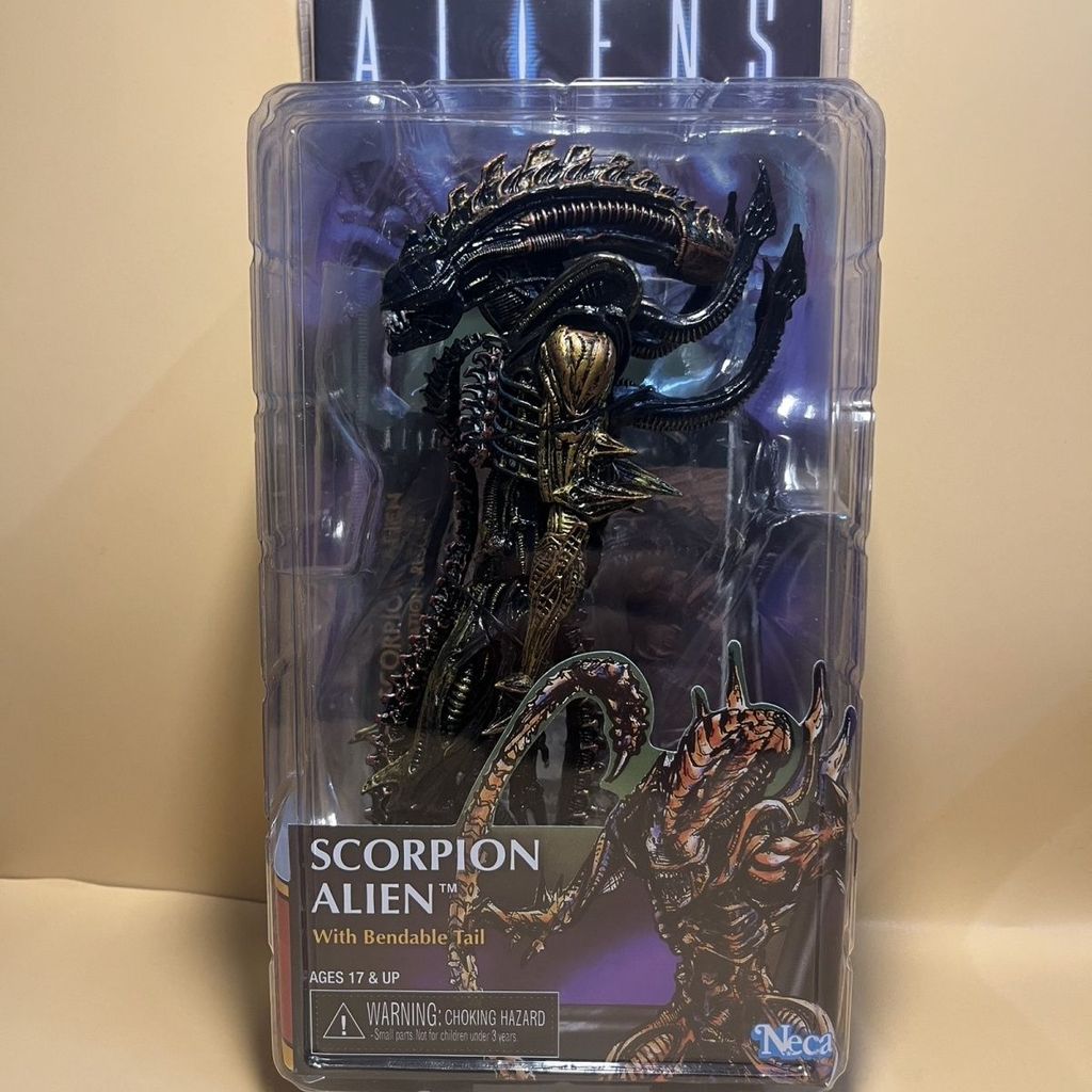 ของเล่นแขวนการ์ดแขวนการ์ด NECA 51667 Alien Kenner Classic Alien Kenner 23 ซม. รุ่นเคลื่อนย้ายได้