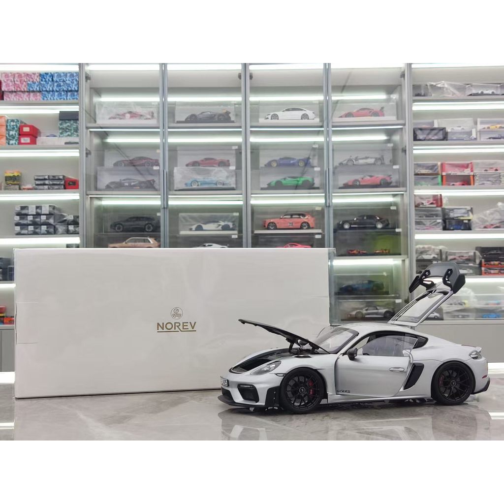 [คลังสินค้าพร้อม 1] NOREV 1/18 Porsche Cayman GT4 RS Silver Carbon Cover ราคา 880 187256