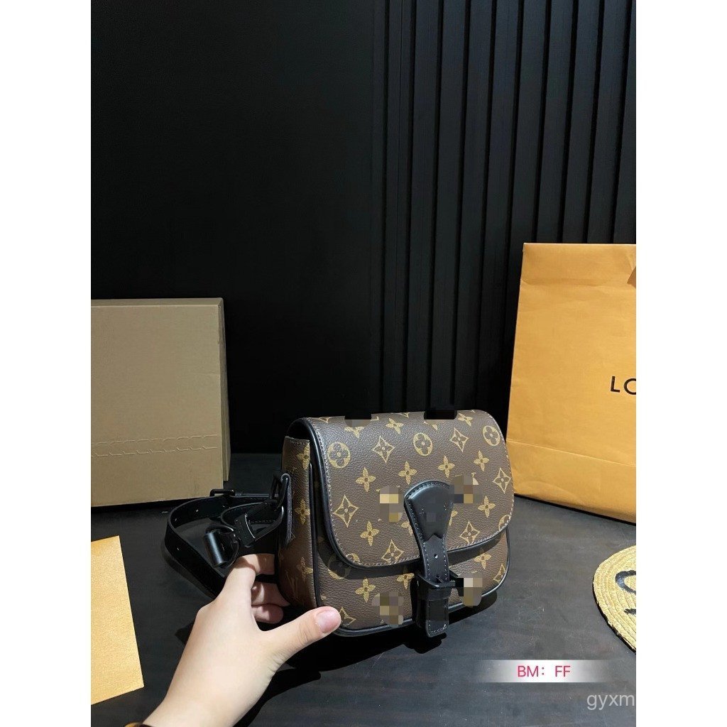 อเนกประสงค์อินเทรนด์8สไตล์ขี้เกียจสง่างามใหม่2025ร้อนไหล่เดียวจัดส่งฟรีCrossbody Messengerมูลค่าสูงส