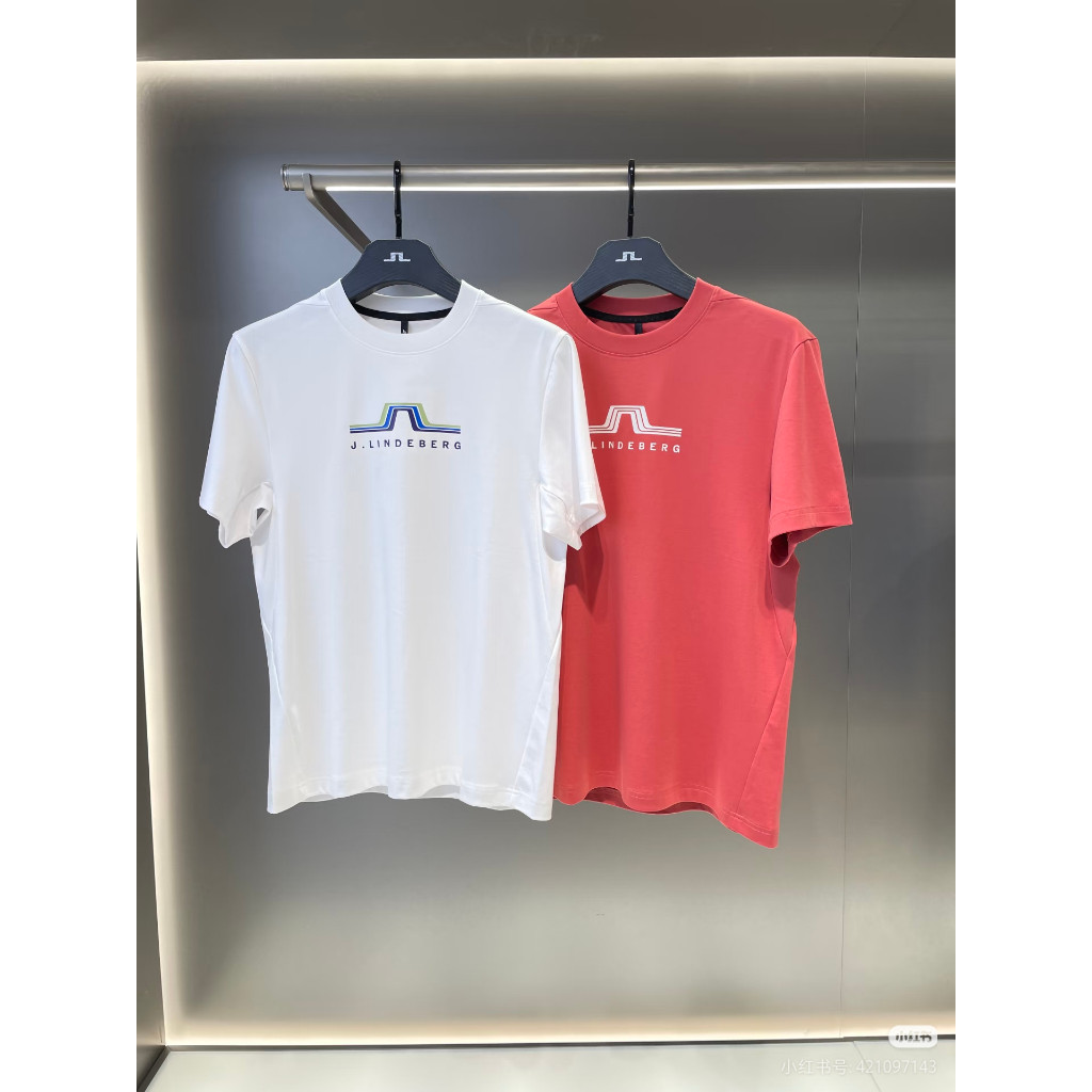 เสื้อยืดแขนสั้น J. LINDEBERG คอกลม พิมพ์ลายโลโก้สีขนาดใหญ่ พร้อมสต็อกทันที