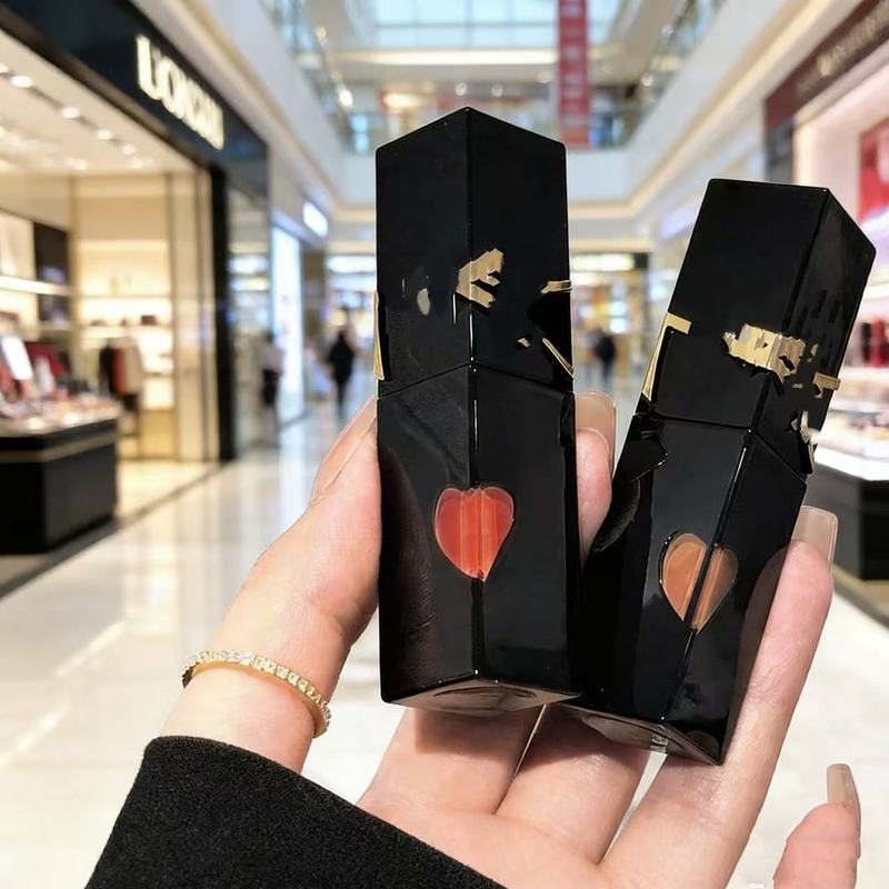 Lip Room Hiding ปีรสของขวัญปีใหม่จํากัดหลอดสีดํากระจกนูน Water Gloss Lip Glaze 5.5ML 44/403/416/410/