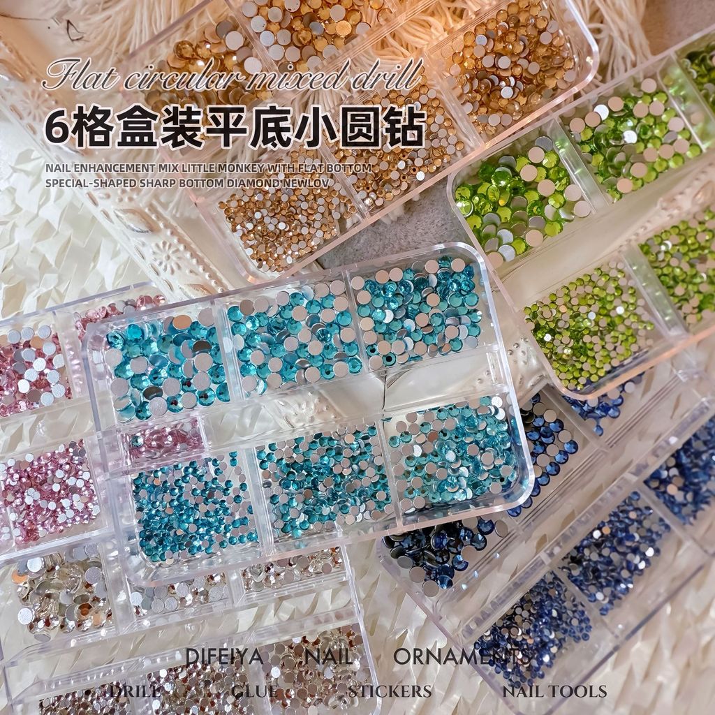6 ช่องเพชรกลมแบนชนิดบรรจุกล่องอุปกรณ์แต่งเล็บแก้วกระพริบซุปเปอร์เพชรแบนสีขาวขนาดใหญ่ขนาดเล็กผสมเพชรแต่งเล็บข้ามพรมแดน