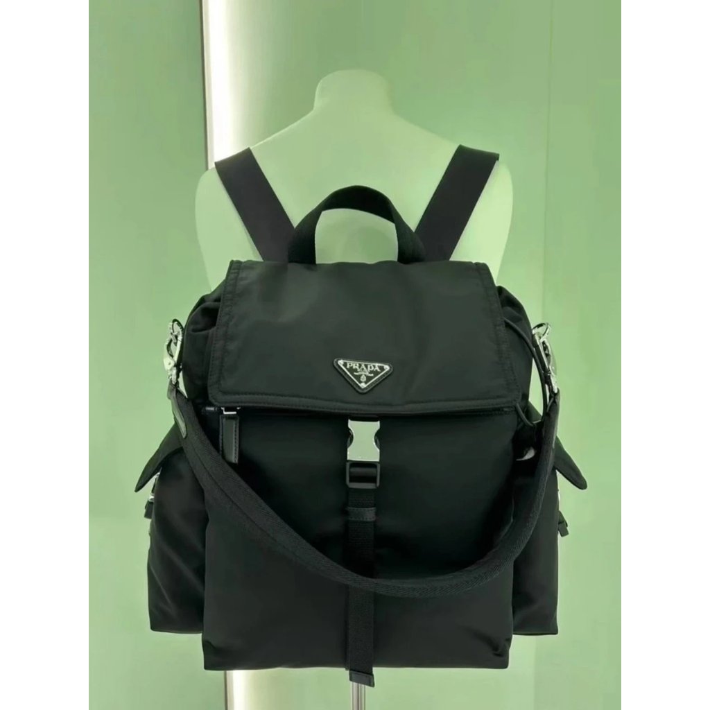 กระเป๋าเป้สะพายหลัง PRADA ใหม่ ทำจากไนลอน เหมาะสำหรับการเดินทางและการออกกำลังกาย 2VZ118