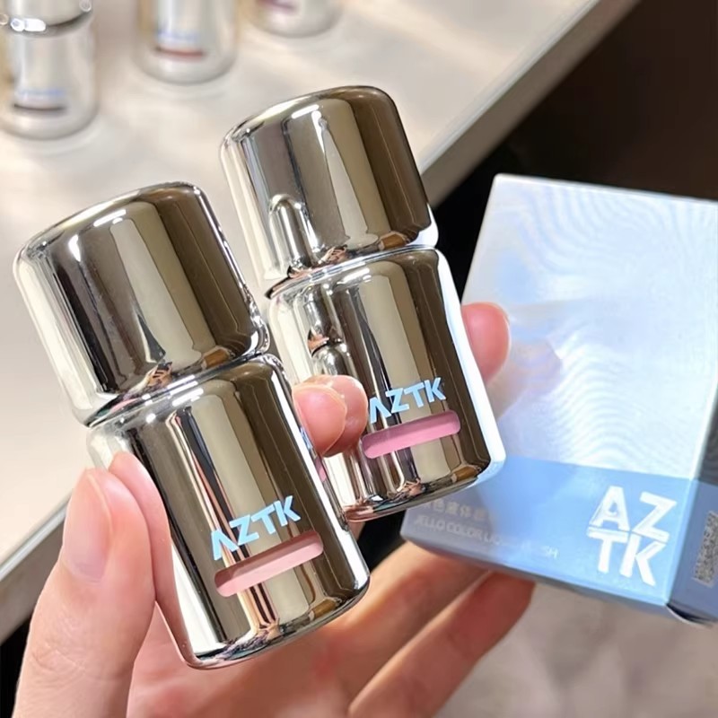 AZTK Liquid Blush สีฟิก ใช้เทคนิค Expansion/Shrink ปรับรูปหน้าให้立体และสว่าง เนื้อครีมเหลวแมตต์