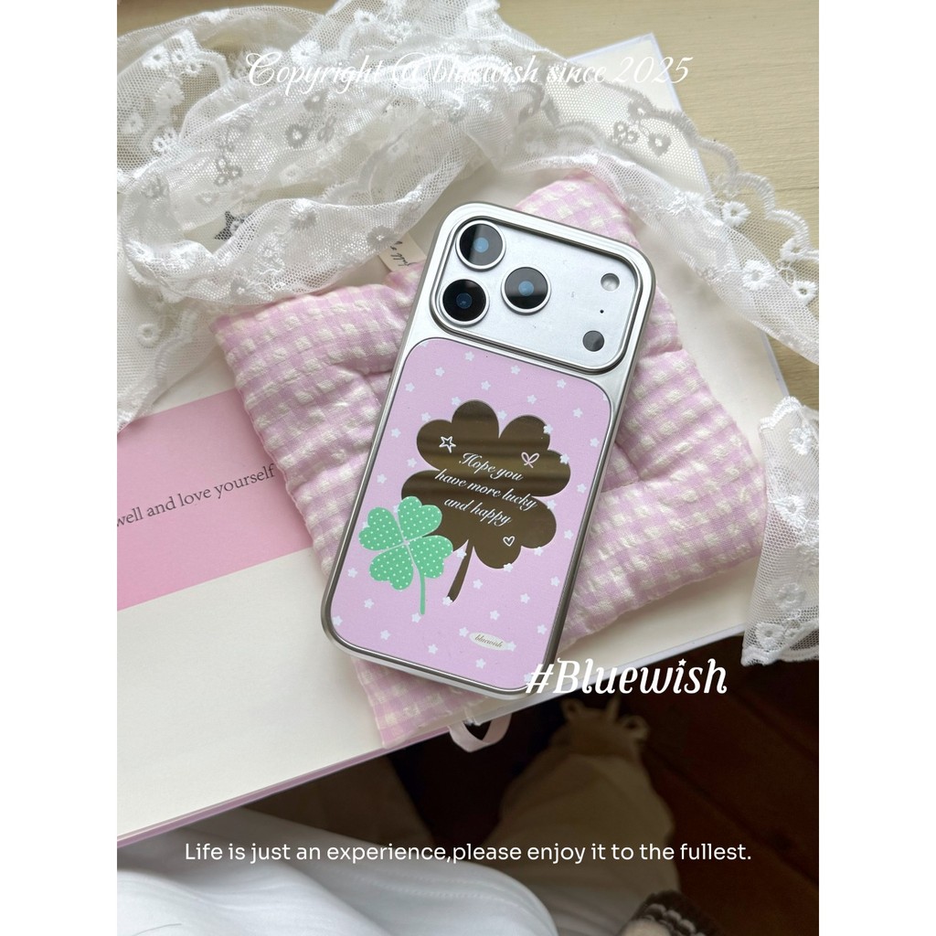 สไตล์เกาหลี ins สไตล์ Niche แฟชั่นที่ไม่ซ้ํากัน Lucky Four-leaf Clover กระจกสีชมพูสไตล์ใหม่เหมาะสําหรับ iphone17pro/17promax เคสป้องกัน Apple 16 เคสโทรศัพท์ 16promax เคสป้องกัน 15/13/14 กรณี 11/12