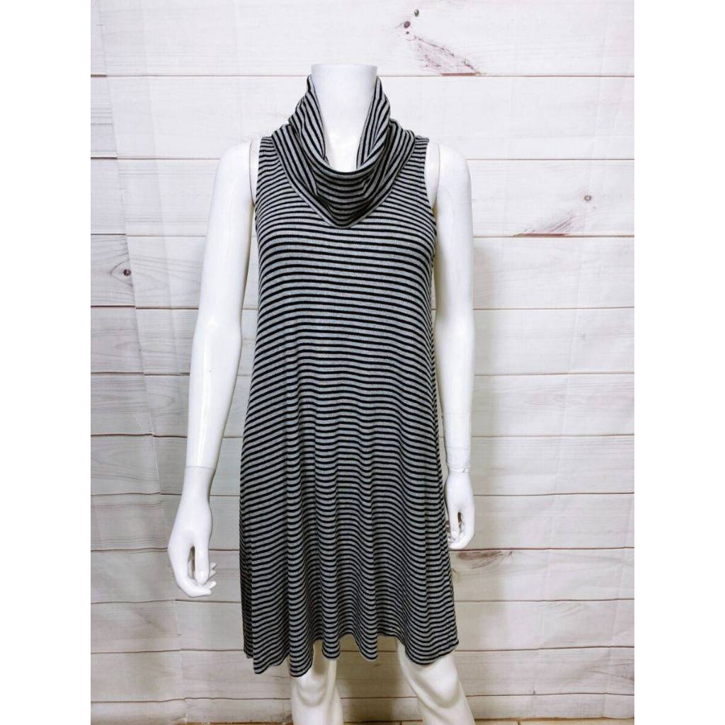 Raja Garasi @bercr0mbeชุดสาวXSกองทัพเรือสีดําสีขาวลายViscose luxeคอเต่าSabrinaแขนกุดแขนกุดชุดเสื้อผู