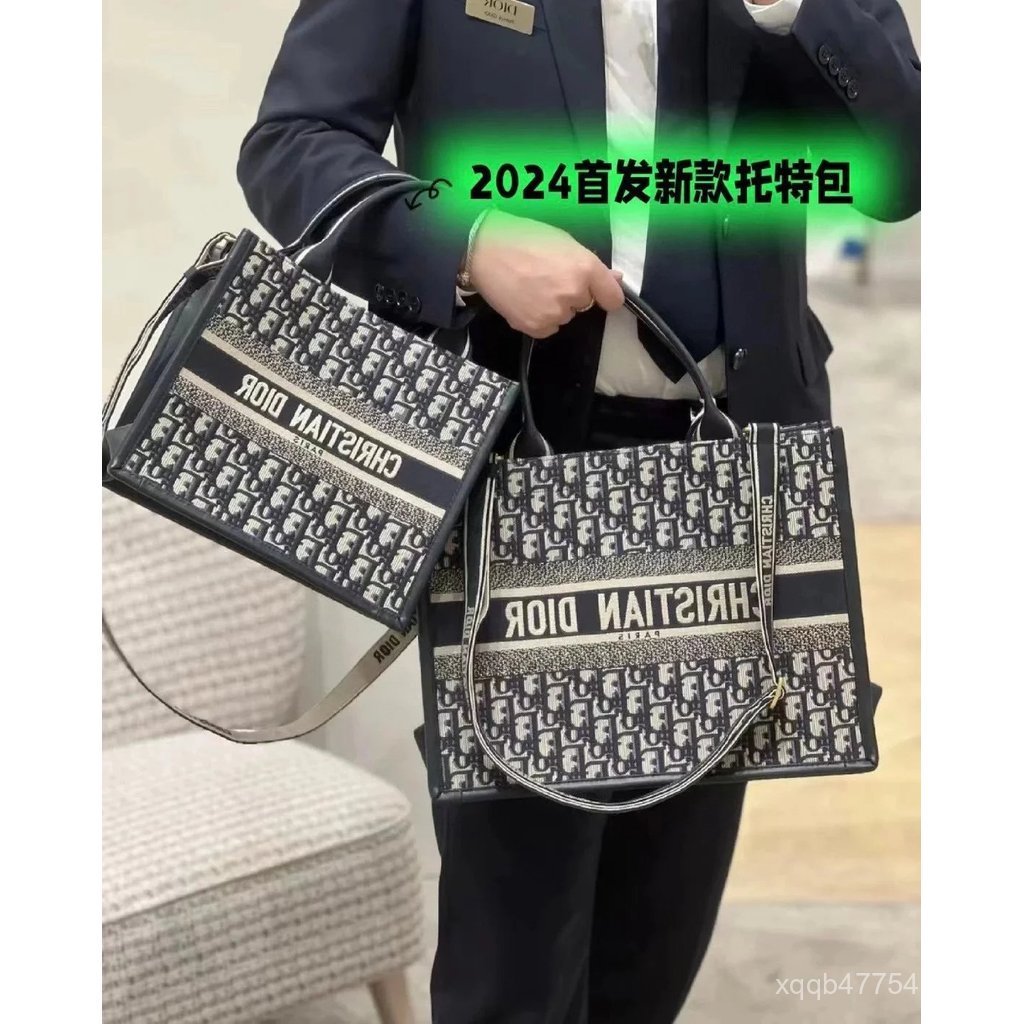 Dior Toujours กระเป๋า tote ทรงคลาสสิก สำหรับฤดูใบไม้ร่วงและฤดูหนาว พร้อมสายสะพายและถือได้ สไตล์เรโทร