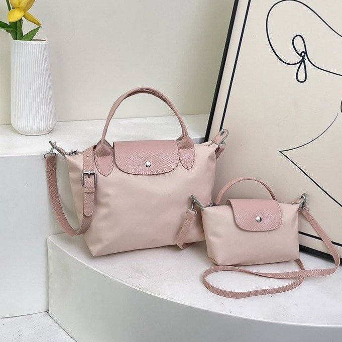 กระเป๋า Commuter Crossbody สำหรับผู้หญิง ขนาดใหญ่ ทนทาน กันน้ำ น้ำหนักเบา พร้อมใช้งานทั้งแบบสะพายข้างและถือ
