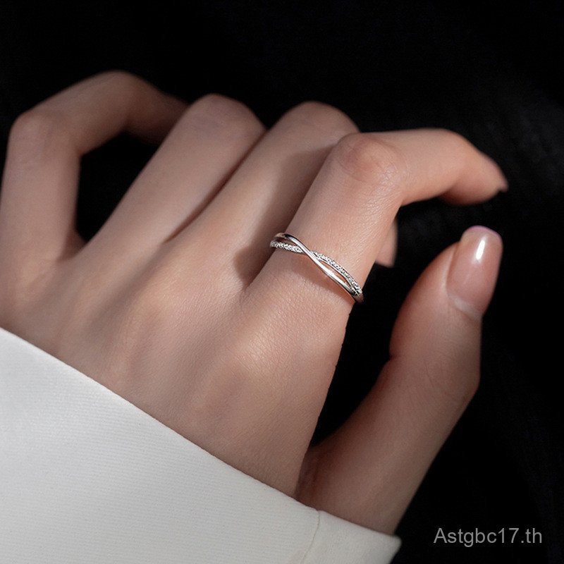 สร้อยข้อมือสำหรับผู้หญิง ออกแบบเฉพาะเจาะจง ทรงวงกลมหรูหรา สไตล์ใหม่ตามกระแสแฟชั่นปี 2026 สวมได้ที่ปลายนิ้ว J032