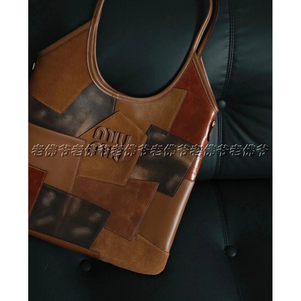 กระเป๋า Miu Miu Patchwork Collages 5BG231-2CRV-F0046-V-MLN สำหรับสะพายข้างและใส่ของได้อย่างสะดวก