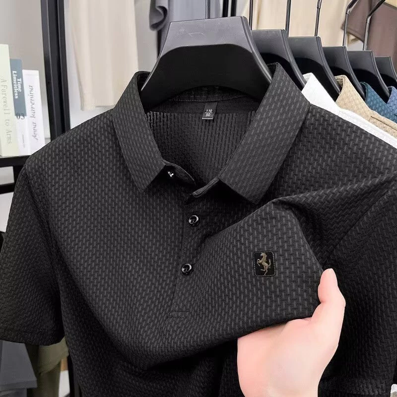 เสื้อโปโลผู้ชายแขนสั้นสไตล์ทันสมัย