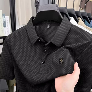 เสื้อโปโลผู้ชายแขนสั้นสไตล์ทันสมัย
