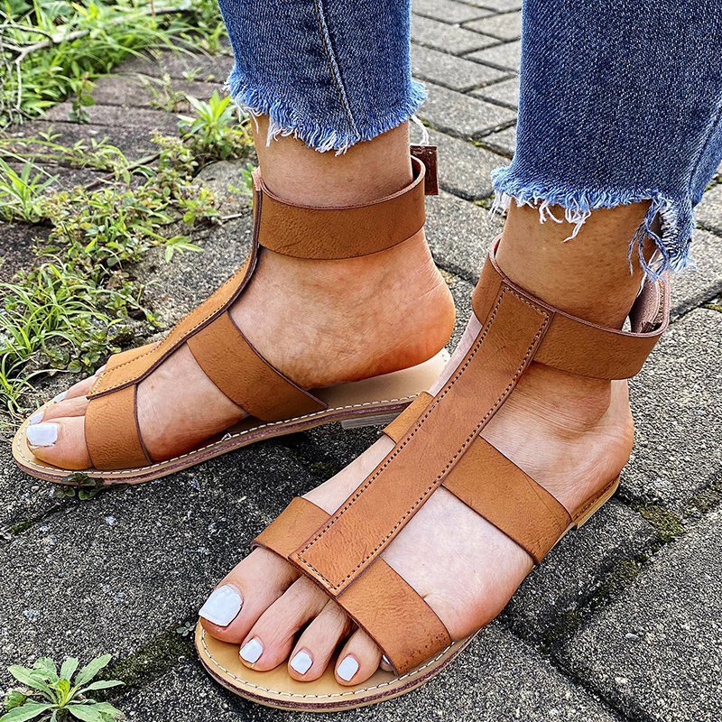 KT1 Style Metal Stud Flat Roman Plus Size รองเท้าผู้หญิง