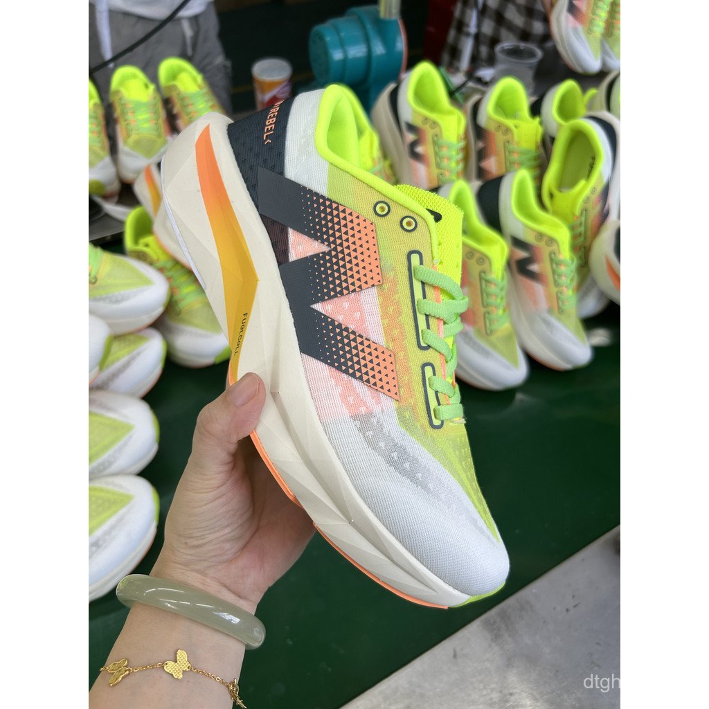 รองเท้าวิ่ง FuelCell Rebel สำหรับกีฬาสันทนาการ