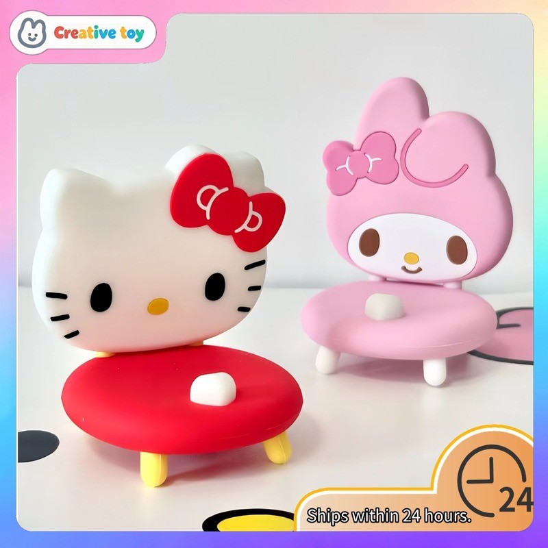 Sanrio | ที่วางโทรศัพท์ | ซานริโอ ทํานอง ขาตั้งโทรศัพท์เก้าอี้สตูลขนาดเล็กยืนตั้งโต๊ะการ์ตูนน่ารักโทรศัพท์ยืนสก์ท็อปเครื่องประดับ