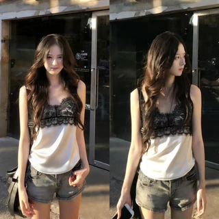 Jennie🤍 พร้อมส่ง🖤เสื้อกล้ามคอวี เนื้อผ้า ซาติน เสื้อครอปทรงสวย งานดี แฟชั่นเซ็กซี่ สีดำ สีขาว เรียบหรู