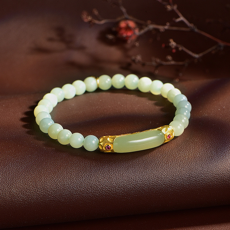 สร้อยข้อมือหยกธรรมชาติ สไตล์จีน เฮเทียน ประดับด้วยลูกปัด 18K ทอง เพิ่มความสวยงามให้แก่คุณ