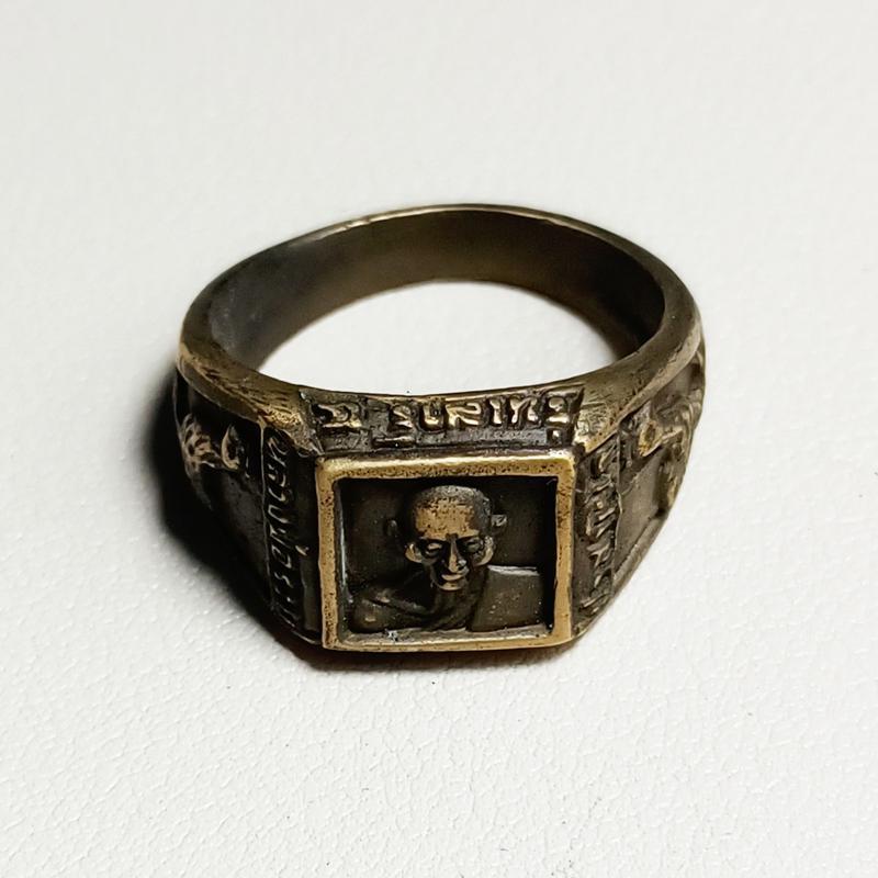 A144 แหวน หลวงพ่อรวย วัดตะโก จ.อยุธยา รุ่น เสาร์๕ ปี2560 เนื้อทองเหลือง ขนาด วงใน 20มิล