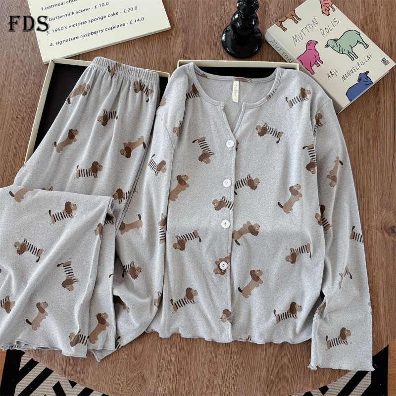 FDS ชุดนอนสุภาพสตรีรุ่นสีเทา Dachshund สเวตเตอร์ถักรอบคอยาวสำหรับฤดูหนาว รหัส BUP2