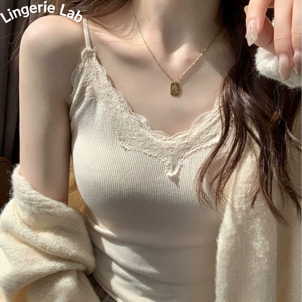 เสื้อสายเดี่ยวลูกไม้สุดเซ็กซี่สำหรับผู้หญิง เสื้อกั๊กถักไหมพรมสไตล์ฝรั่งเศสที่ดูบริสุทธิ์และเย้ายวน เสื้อแขนกุดแบบใหม่