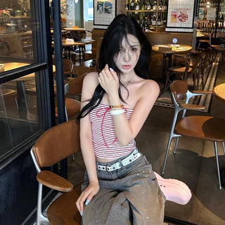 พร้อมส่ง🏷️เสื้อเกาะอกผู้หญิง ลุคทะเล ดีไซน์ผูกคอ ลายขวางโทนแดงขาว ดูน่ารัก แอบเซ็กซี่ เกาะอกเข้ารูป เสื้อแฟชั่นผู้หญิง