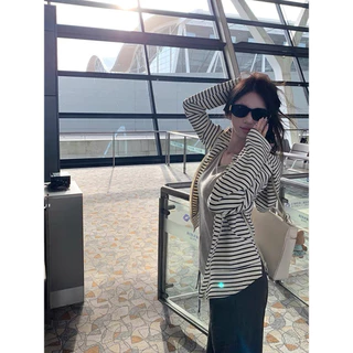 Maomao​💜พร้อมส่ง🌟 เสื้อคลุมแขนยาว กันหนาว ดีเทลลายทางสไตล์มินิมอล ชุดออกเดท ใช้งานได้หลากหลาย ของขวัญปีใหม่ FY7823