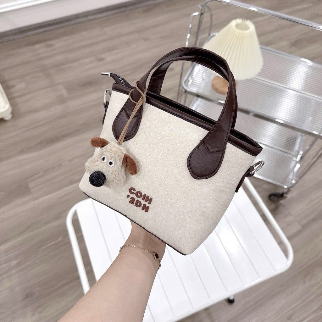 [GIVE HANGING TAG] กระเป๋าสะพายข้างผู้หญิงหนังนิ่ม Chi0 พร้อมที่แขวน K797