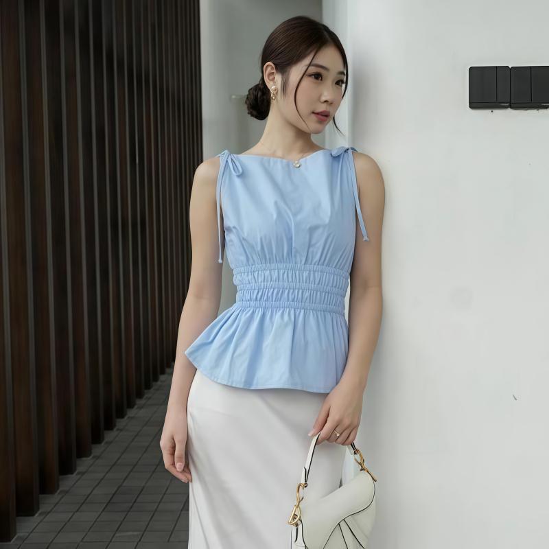 เสื้อครอปสายเดี่ยวคอเหลี่ยมสีบลูอ่อน สไตล์เกาหลี มีโบว์และชายระบายเอว เหมาะสำหรับฤดูร้อน