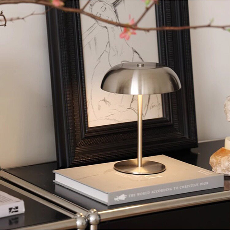 Metal mushroom charging table lamp accessories for hotel bedroom bedside creative night light access