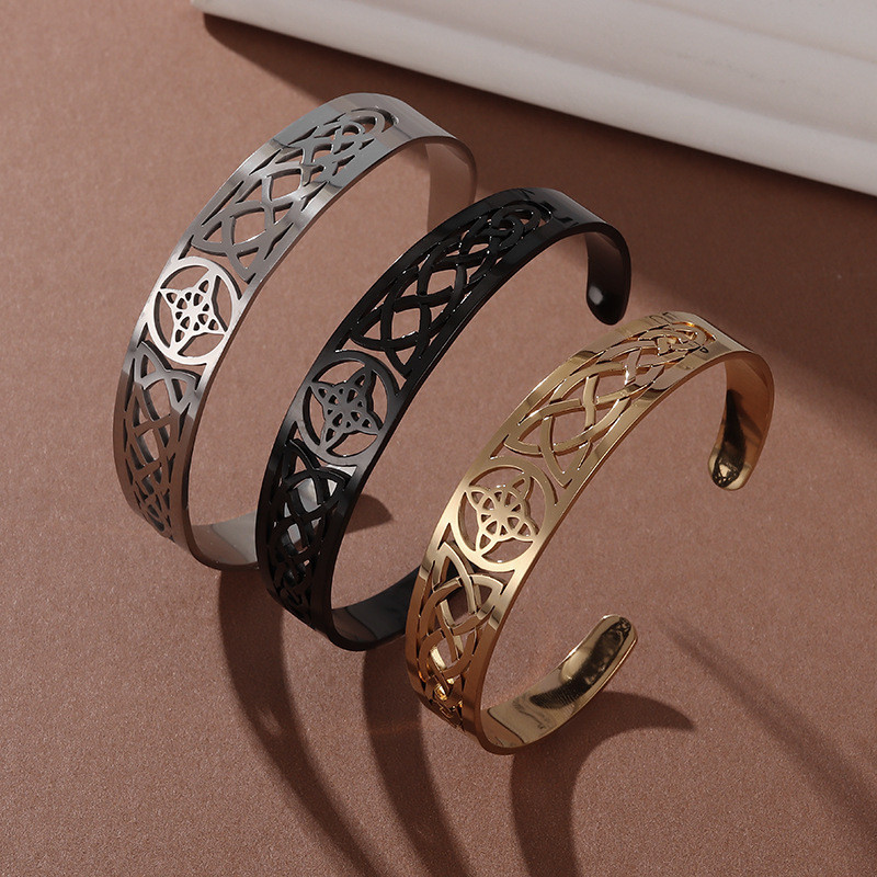 ยุโรปอเมริกันแฟชั่นสแตนเลส Simple All-Match Hollow สร้อยข้อมือหรูหรา ins สไตล์ High-End Creative Trend เปิดสร้อยข้อมือผู้ชายผู้หญิงสไตล์ของขวัญเครื่องประดับ
