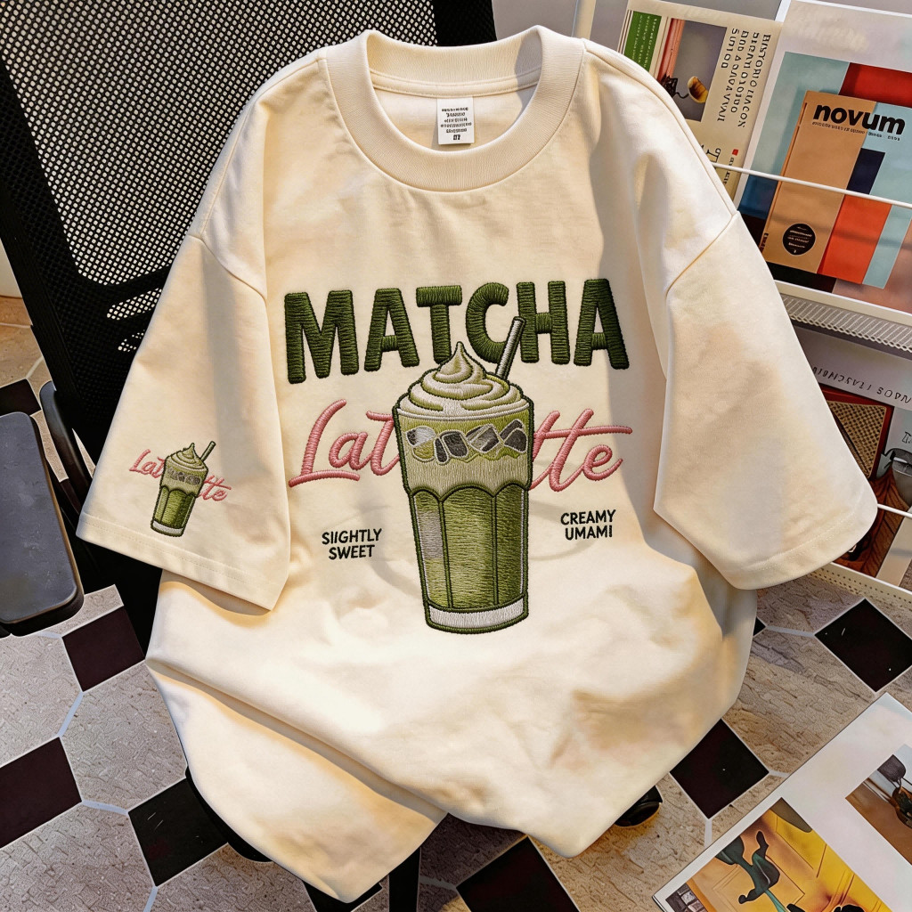 TEE·SHOP🍀 เสื้อยืด oversize เสื้อเท่ๆ เกาหลี " Matcha Latte " เสื้อแฟชั่นใ เกาหลีสไตล์ พิมพ์ลาย ผ้านิ่มใส่สบาย COD📦