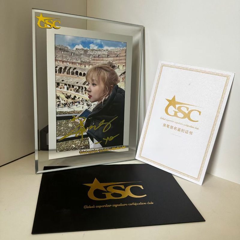 Song Yuqi Signature Photo GSC Studio Certification Fidelity สินค้าพร้อมลายเซ็นกรอบรูปคอลเลกชันของแท้