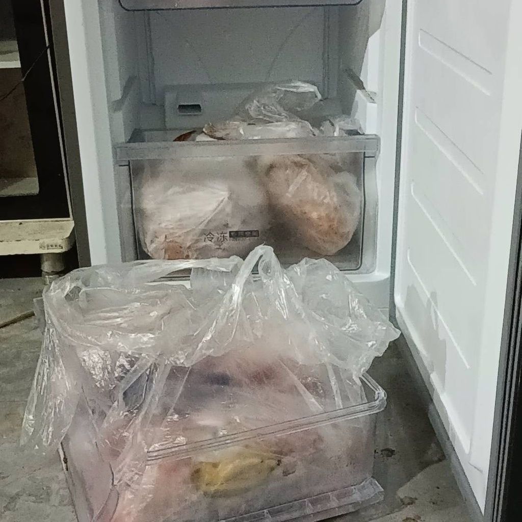 แผงกระจกและลิ้นชักของแท้ สำหรับตู้เย็น TCL รุ่น R200L1/200L3/200L2