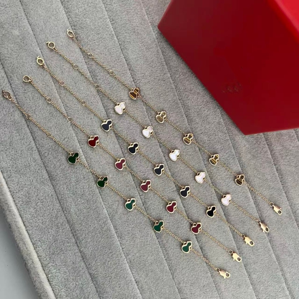 สร้อยข้อมือ Qeelin วัสดุหินธรรมชาติและฝังด้วยเพชร ออกแบบตามองค์ประกอบฟู่หลู่หรูหรา