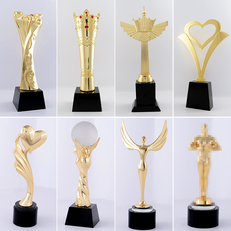 Metal Oscar Little Golden Man Crystal Trophy งานฝีมือมงกุฎสไตล์ใหม่ เครื่องประดับเหรียญสร้างสรรค์
