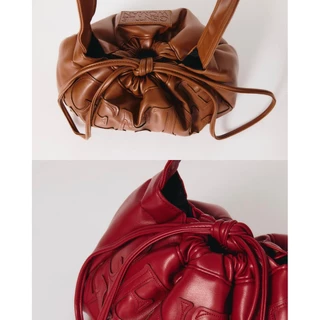 [เอาท์เล็ท]GENTLE WOMAN Soléa Bag กระเป๋าเกี๊ยว Dumpling drawstring Bag กระเป๋าหนัง gentlewomen กระเป๋า