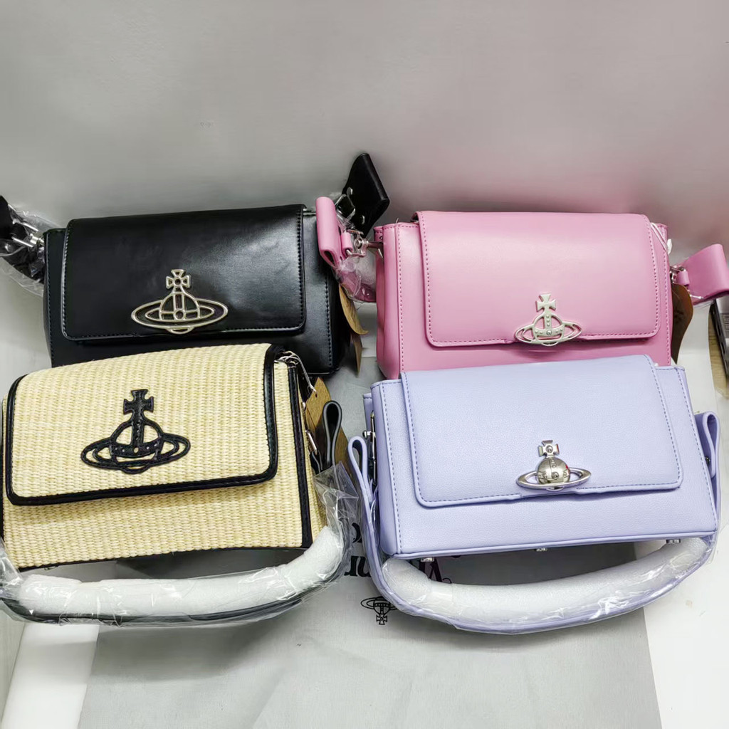 กระเป๋าสะพายข้างสีหวาน แบบกระเป๋าใต้วงแขน ดีไซน์ทรงสี่เหลี่ยม มาพร้อมสายโซ่