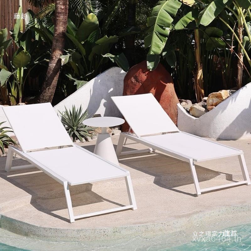 ผู้เอนกาย Villa Beach Courtyard Recliner Open-air White Hotel B & BB เตียงกันน้ํากลางแจ้งสระว่ายน้ํา