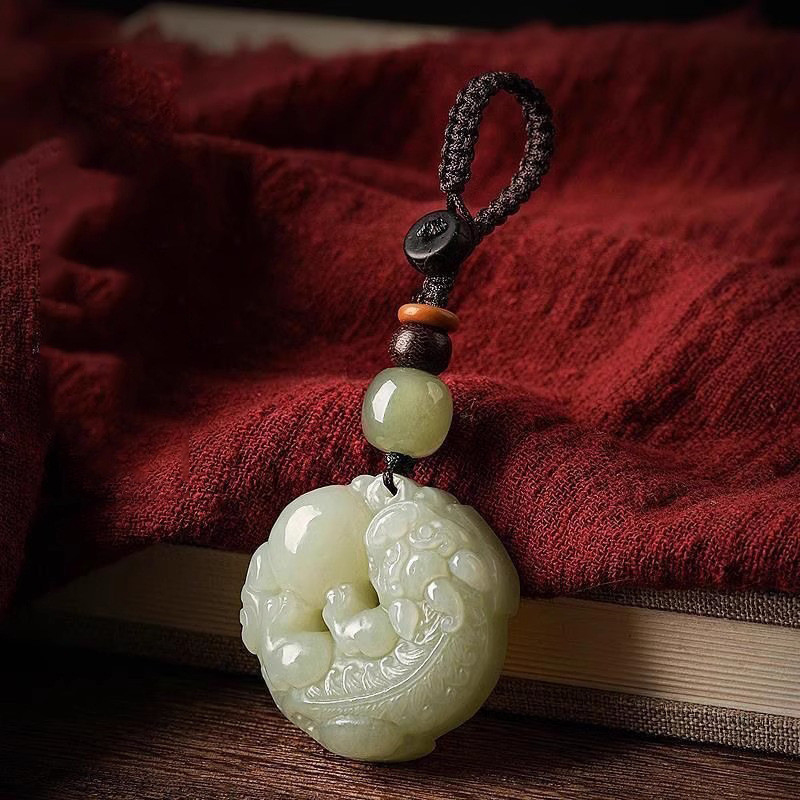 CODPixiu Holding Ball พวงกุญแจรถ Charm หยกจี้ Key Holder Creative Business Gift Lucky Amulet ความมั่
