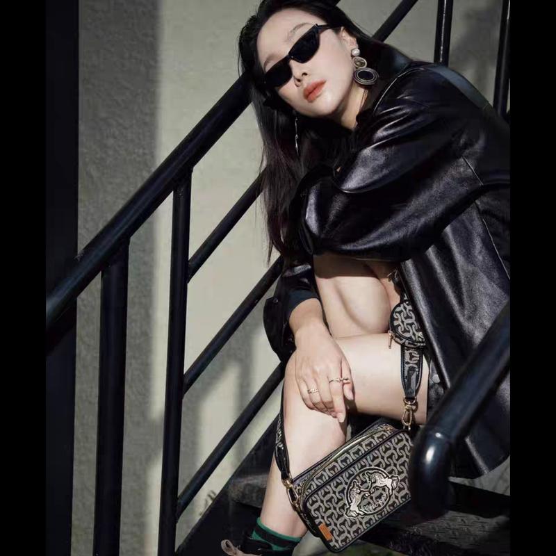 【COWECY 009】กระเป๋าสะพายไหล่, CYWE, แฟชั่น, กระเป๋าถือผู้หญิง, วัสดุ Jacquard, เหมาะสำหรับกล้อง, อิน