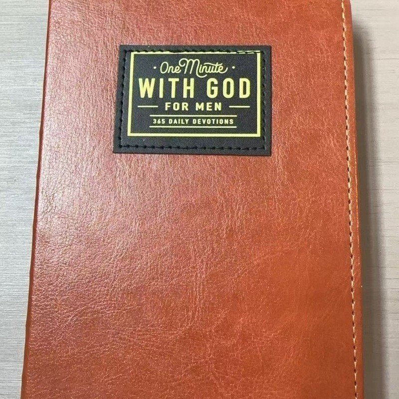 现货 หนึ่งนาที พร้อม GOD สําหรับผู้ชาย 365天日用小皮色本B