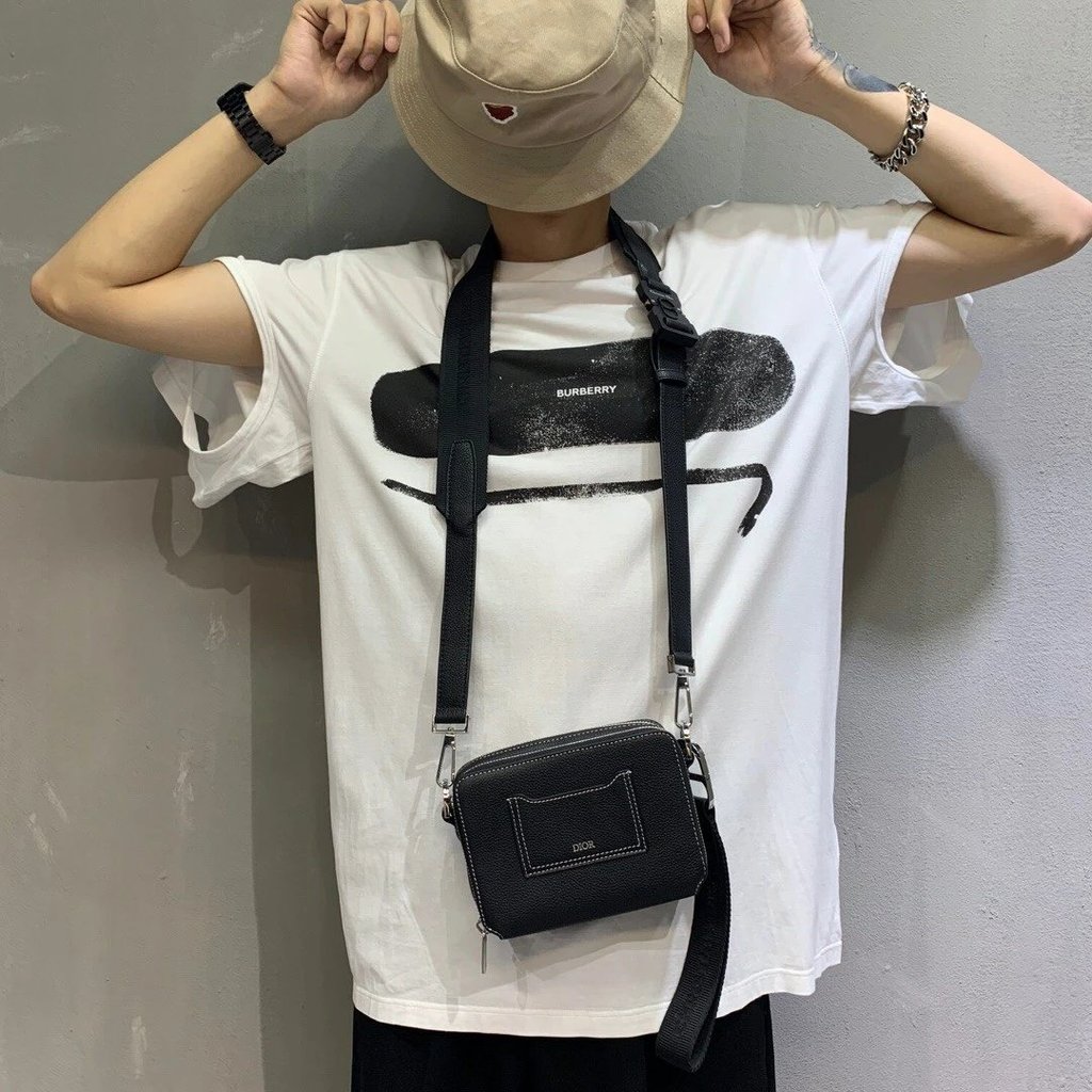 กระเป๋ากล้อง/กระเป๋าถือ Dior Homme